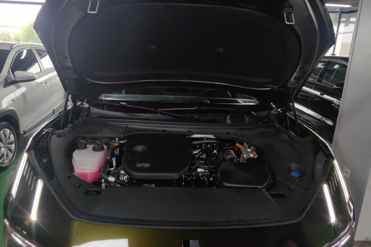 Used Lynk & Co 10 EM-P 2025 Model 240 All-Wheel Drive Ultra—Sport Edition Engine Bay