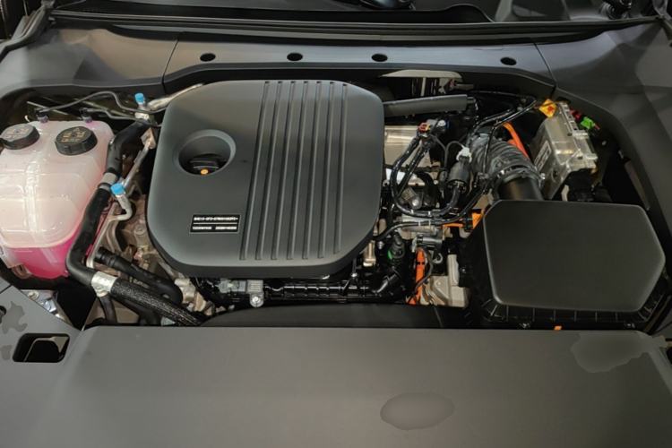Used Lynk & Co 10 EM-P 2025 Model 240 All-Wheel Drive Ultra—Sport Edition Engine Bay