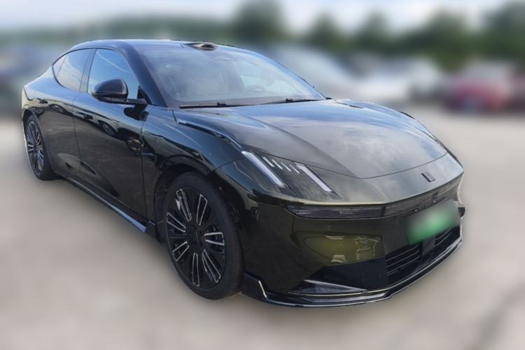Used Lynk & Co 10 EM-P 2025 Model 240 All-Wheel Drive Ultra—Sport Edition Front Right 45 Deg
