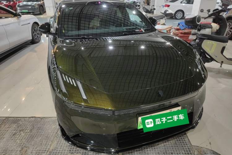 Used Lynk & Co 10 EM-P 2025 Model 240 All-Wheel Drive Ultra—Sport Edition Front Right 45 Deg