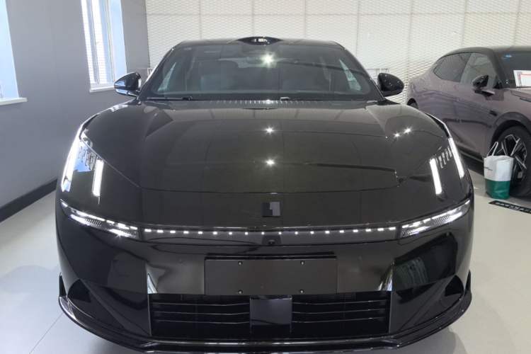 Used Lynk & Co 10 EM-P 2025 Model 240 All-Wheel Drive Ultra—Sport Edition Front