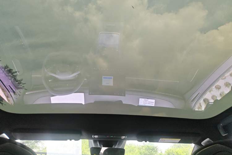 Used Lynk & Co 10 EM-P 2025 Model 240 All-Wheel Drive Ultra—Sport Edition Headliner