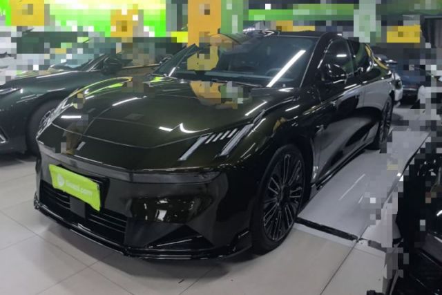Used Lynk & Co 10 EM-P 2025 Model 240 All-Wheel Drive Ultra—Sport Edition