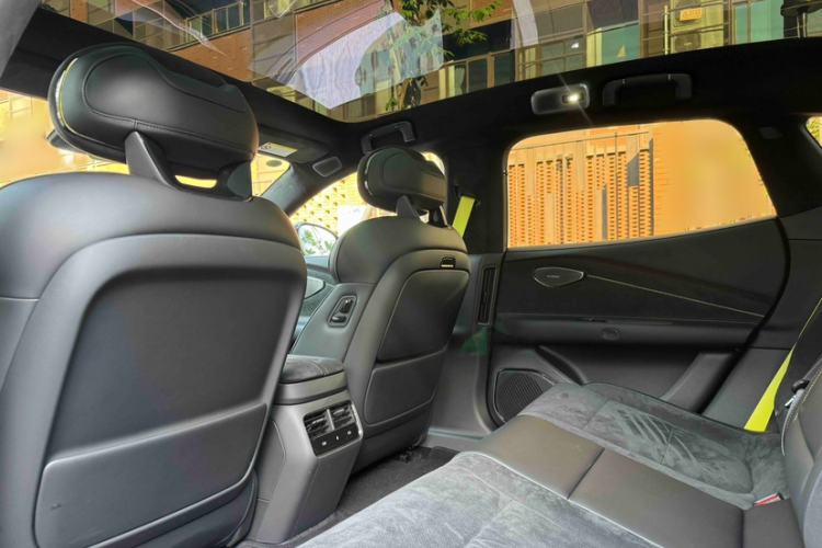 Used Lynk & Co 10 EM-P 2025 Model 240 All-Wheel Drive Ultra—Sport Edition Interior 6