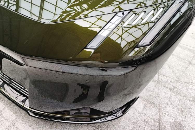 Used Lynk & Co 10 EM-P 2025 Model 240 All-Wheel Drive Ultra—Sport Edition Left Front Headlight