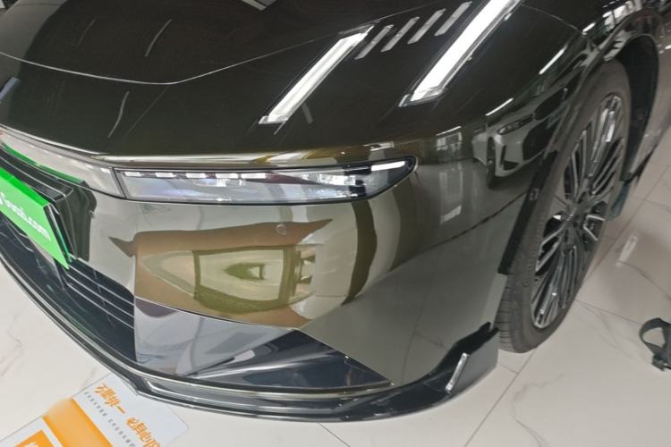 Used Lynk & Co 10 EM-P 2025 Model 240 All-Wheel Drive Ultra—Sport Edition Left Front Headlight