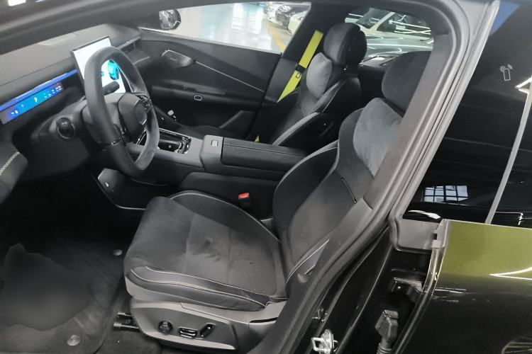 Used Lynk & Co 10 EM-P 2025 Model 240 All-Wheel Drive Ultra—Sport Edition Left Front Seat