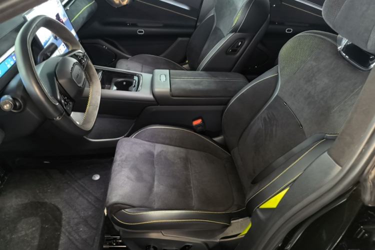 Used Lynk & Co 10 EM-P 2025 Model 240 All-Wheel Drive Ultra—Sport Edition Left Front Seat