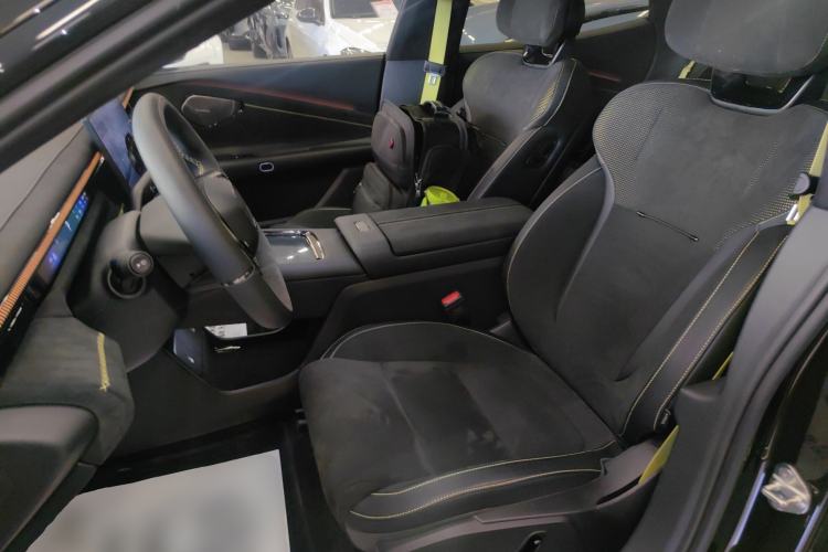 Used Lynk & Co 10 EM-P 2025 Model 240 All-Wheel Drive Ultra—Sport Edition Left Front Seat