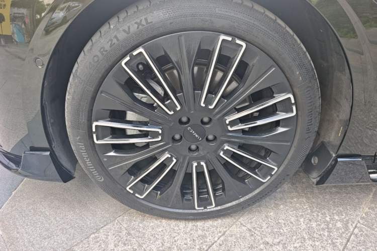 Used Lynk & Co 10 EM-P 2025 Model 240 All-Wheel Drive Ultra—Sport Edition Left Front Wheel Hub