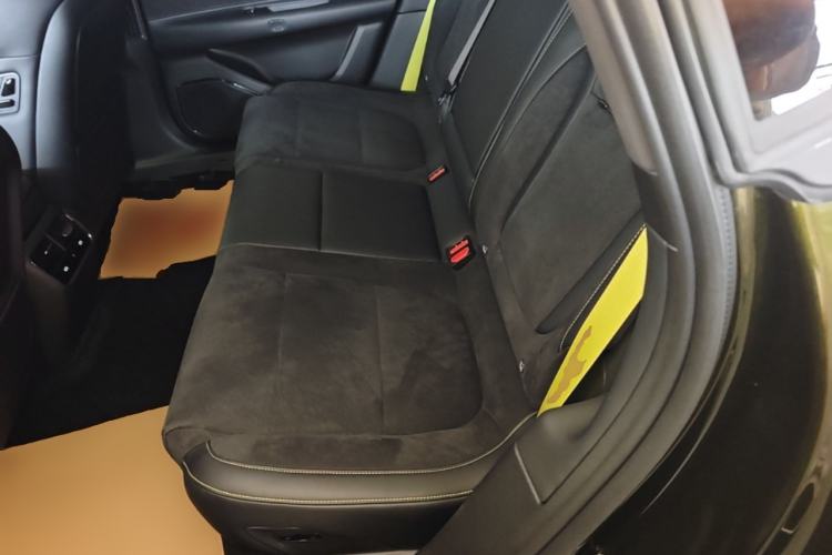 Used Lynk & Co 10 EM-P 2025 Model 240 All-Wheel Drive Ultra—Sport Edition Left Rear Seat