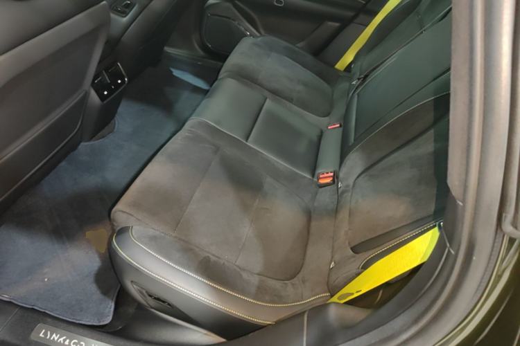 Used Lynk & Co 10 EM-P 2025 Model 240 All-Wheel Drive Ultra—Sport Edition Left Rear Seat