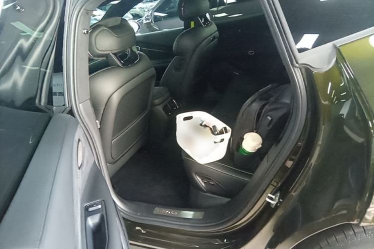 Used Lynk & Co 10 EM-P 2025 Model 240 All-Wheel Drive Ultra—Sport Edition Left Rear Seat