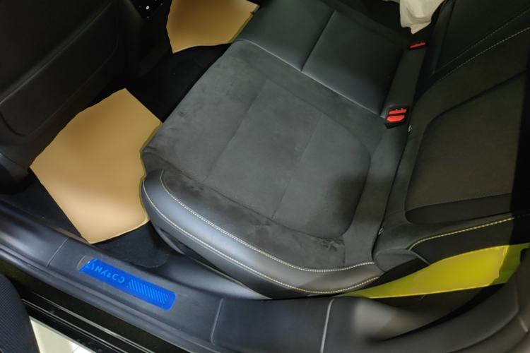 Used Lynk & Co 10 EM-P 2025 Model 240 All-Wheel Drive Ultra—Sport Edition Left Rear Seat