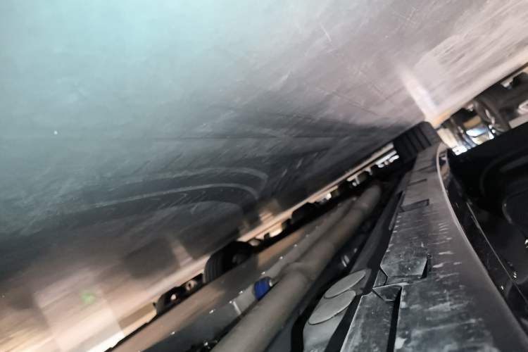 Used Lynk & Co 10 EM-P 2025 Model 240 All-Wheel Drive Ultra—Sport Edition Left Side Sill