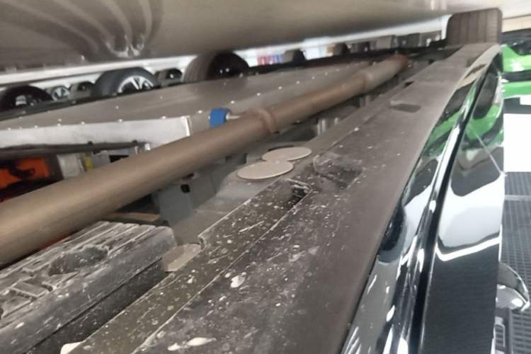 Used Lynk & Co 10 EM-P 2025 Model 240 All-Wheel Drive Ultra—Sport Edition Left Side Sill