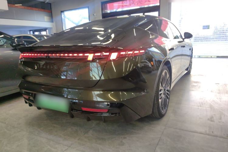 Used Lynk & Co 10 EM-P 2025 Model 240 All-Wheel Drive Ultra—Sport Edition Rear Right 45 Deg