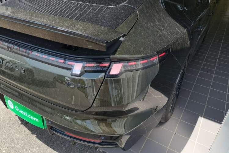 Used Lynk & Co 10 EM-P 2025 Model 240 All-Wheel Drive Ultra—Sport Edition Right Rear Taillight