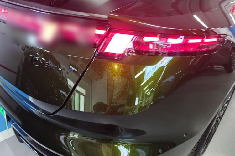 Used Lynk & Co 10 EM-P 2025 Model 240 All-Wheel Drive Ultra—Sport Edition Right Rear Taillight
