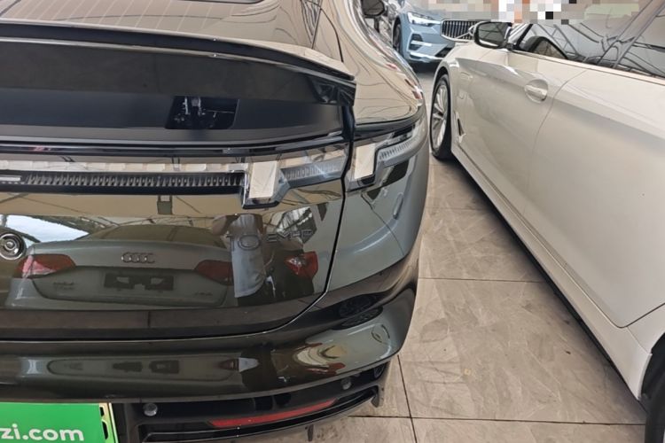 Used Lynk & Co 10 EM-P 2025 Model 240 All-Wheel Drive Ultra—Sport Edition Right Rear Taillight