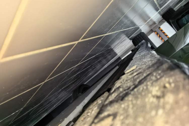 Used Lynk & Co 10 EM-P 2025 Model 240 All-Wheel Drive Ultra—Sport Edition Right Side Sill