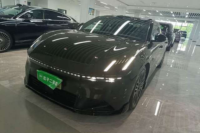 Ojetý Lynk & Co 10 EM-P 2025 Model 240 All-Wheel Drive Ultra—Sport Edition