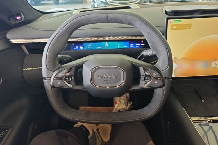 Used Lynk & Co 10 EM-P 2025 Model 240 All-Wheel Drive Ultra—Sport Edition Steering Wheel
