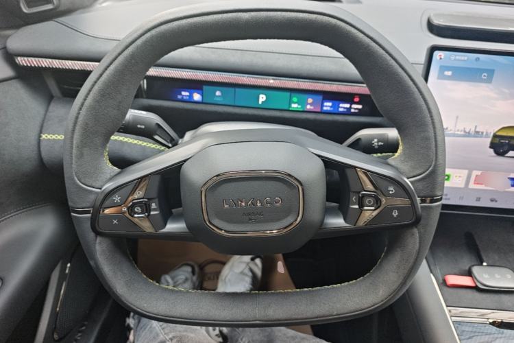 Used Lynk & Co 10 EM-P 2025 Model 240 All-Wheel Drive Ultra—Sport Edition Steering Wheel