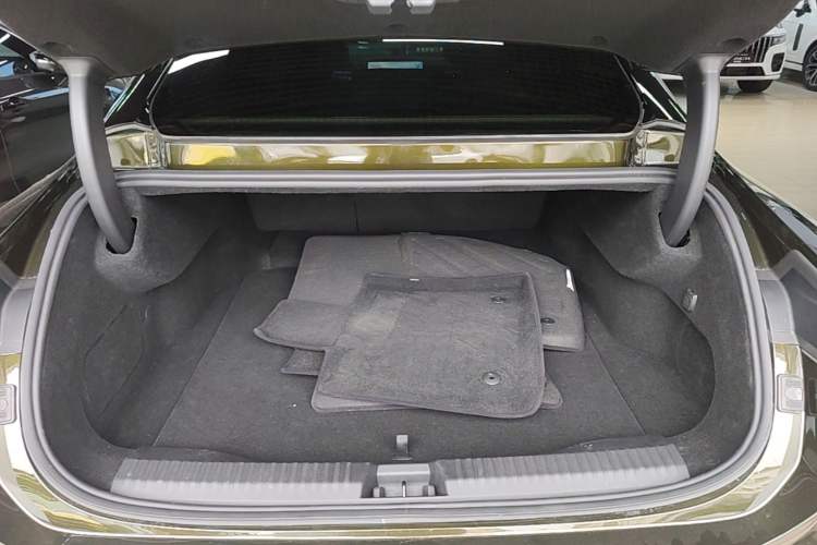 Used Lynk & Co 10 EM-P 2025 Model 240 All-Wheel Drive Ultra—Sport Edition Trunk