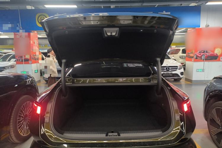 Used Lynk & Co 10 EM-P 2025 Model 240 All-Wheel Drive Ultra—Sport Edition Trunk