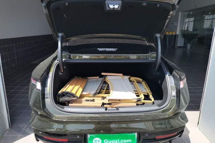 Used Lynk & Co 10 EM-P 2025 Model 240 All-Wheel Drive Ultra—Sport Edition Trunk