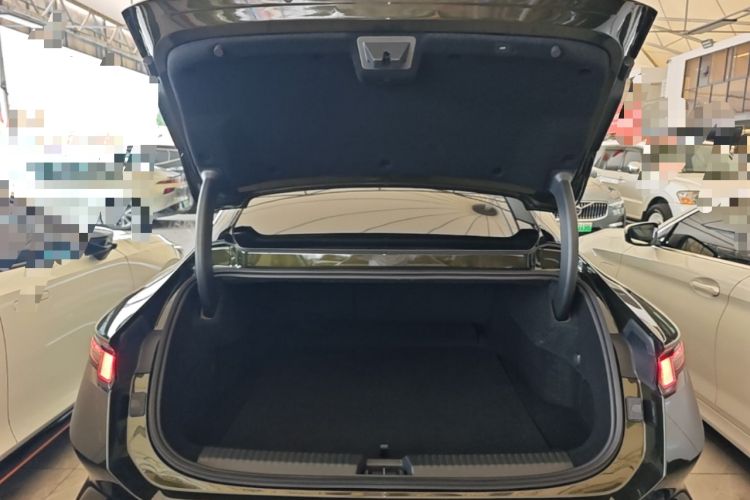 Used Lynk & Co 10 EM-P 2025 Model 240 All-Wheel Drive Ultra—Sport Edition Trunk