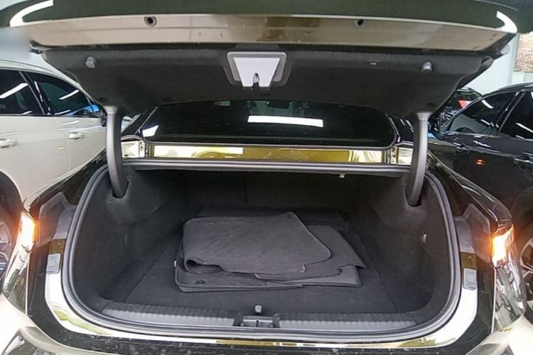 Used Lynk & Co 10 EM-P 2025 Model 240 All-Wheel Drive Ultra—Sport Edition Trunk