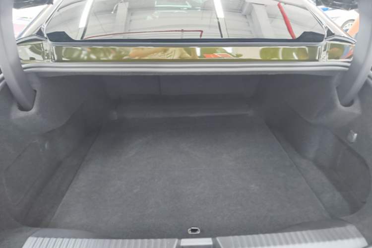 Used Lynk & Co 10 EM-P 2025 Model 240 All-Wheel Drive Ultra—Sport Edition Trunk