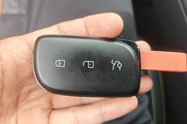 Used Lynk & Co 10 EM-P 2025 Model 240 All-Wheel Drive Ultra—Sport Edition Vehicle Key