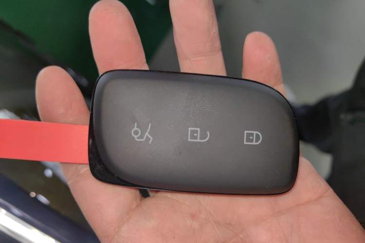 Used Lynk & Co 10 EM-P 2025 Model 240 All-Wheel Drive Ultra—Sport Edition Vehicle Key