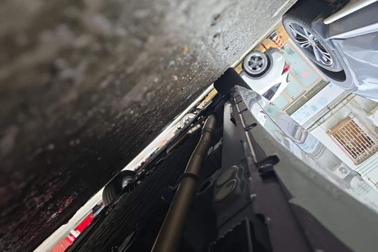 Used Lynk & Co 10 EM-P 2025 Model 120 Four-Wheel Drive Ultra Chassis Rear Left