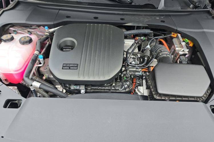 Used Lynk & Co 10 EM-P 2025 Model 120 Four-Wheel Drive Ultra Engine Bay