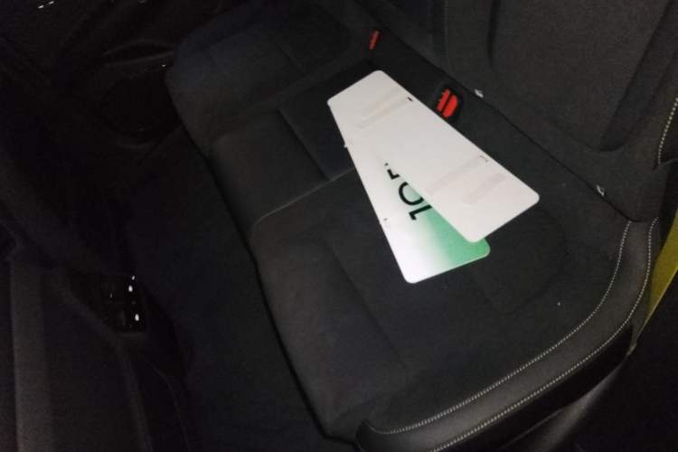 Used Lynk & Co 10 EM-P 2025 Facelifted Model 240 All-Wheel Drive Ultra—Sport Edition Left Rear Seat
