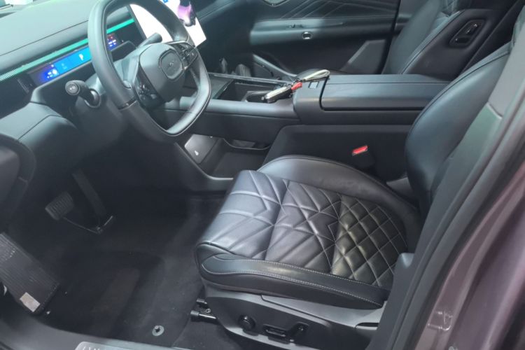 Used Lynk & Co 10 EM-P 2025 Model 120 Four-Wheel Drive Ultra Left Front Seat