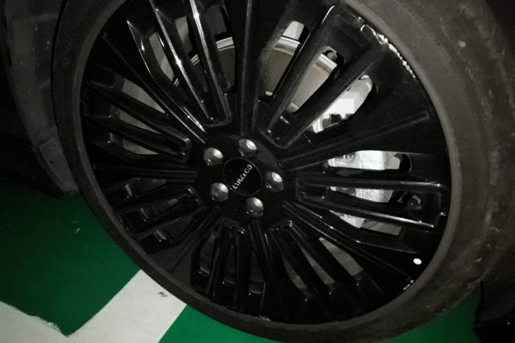 Used Lynk & Co 10 EM-P 2025 Model 240 Four-Wheel Drive Ultra Right Front Wheel Hub