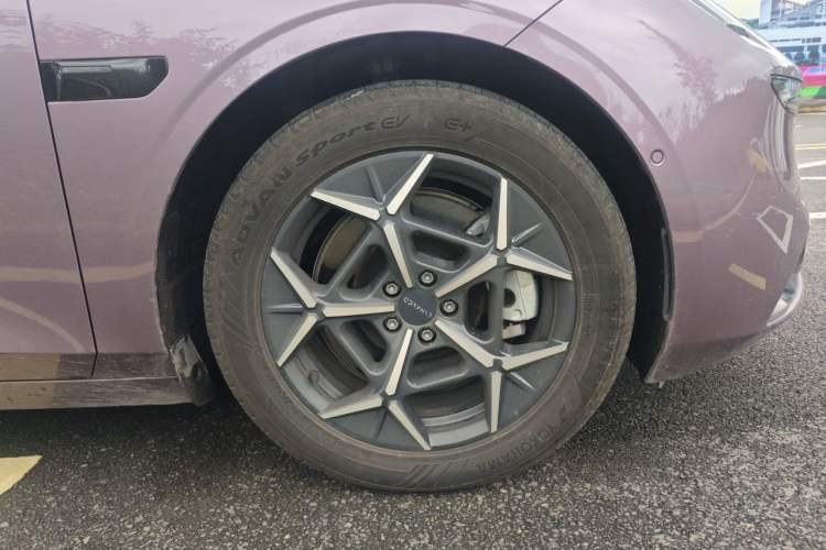 Used Lynk & Co 10 EM-P 2025 Model 240 Four-Wheel Drive Ultra Right Front Wheel Hub