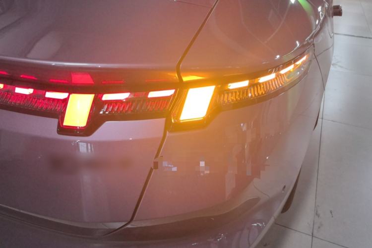 Used Lynk & Co 10 EM-P 2025 Model 120 Four-Wheel Drive Ultra Right Rear Taillight