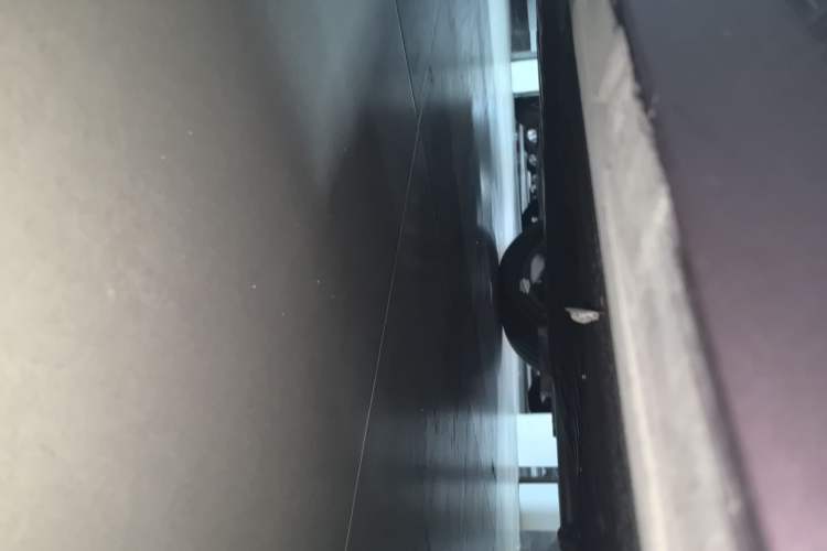 Used Lynk & Co 10 EM-P 2025 Model 120 Four-Wheel Drive Ultra Right Side Sill