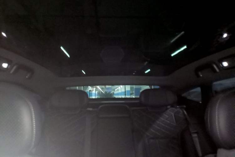 Used Lynk & Co 10 EM-P 2025 Model 120 Four-Wheel Drive Ultra Headliner