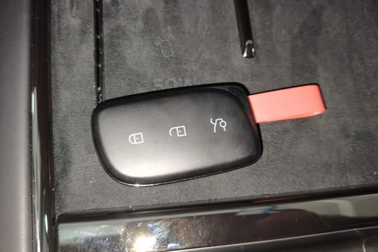 Used Lynk & Co 10 EM-P 2025 Model 240 Four-Wheel Drive Ultra Interior 1
