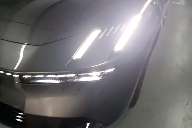 Used Lynk & Co 10 EM-P 2025 Model 120 Four-Wheel Drive Ultra Left Front Headlight