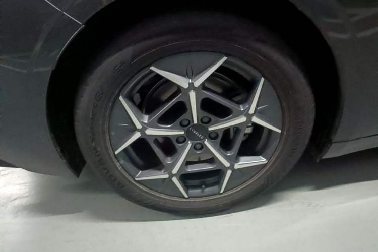Used Lynk & Co 10 EM-P 2025 Model 120 Four-Wheel Drive Ultra Right Rear Wheel Hub