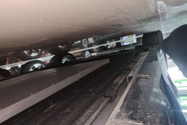Used Lynk & Co 10 EM-P 2025 Model 240 Four-Wheel Drive Ultra Right Side Sill