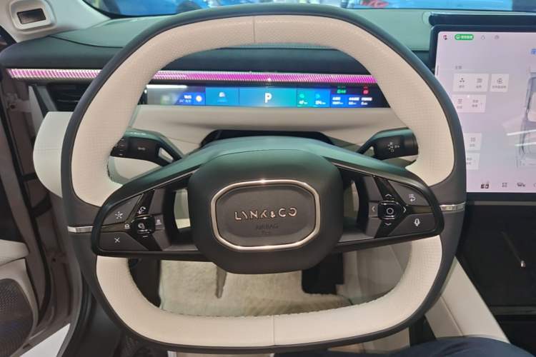 Used Lynk & Co 10 EM-P 2025 Model 240 Four-Wheel Drive Ultra Steering Wheel